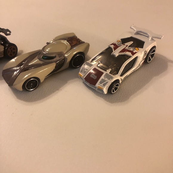 4 Star Wars Hot Wheels cars Mattel - Picture 9 of 9